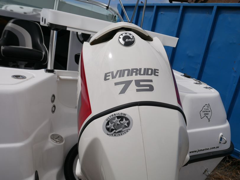 490 OCEAN MASTER - CUDDY CABIN 490 OCEAN MASTER - CUDDY CABIN