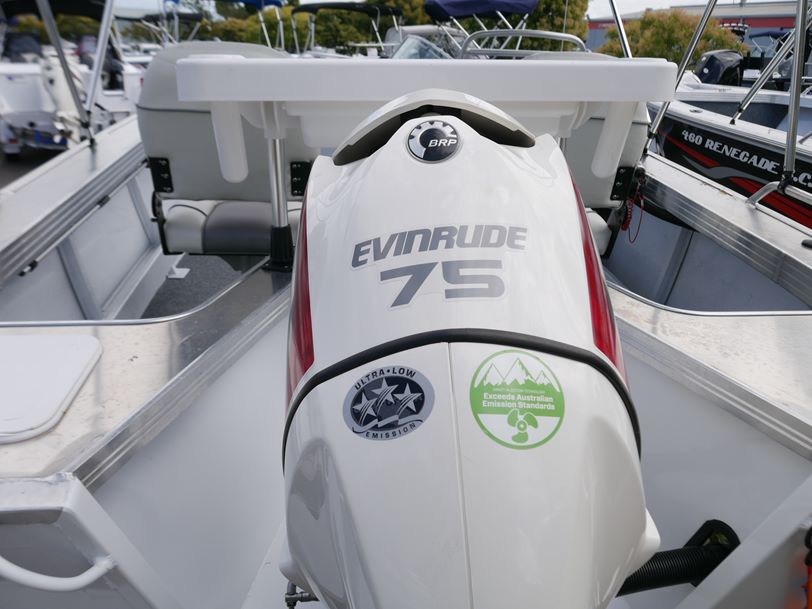 Quintrex 490 Renegade SC - Side Console Quintrex 490 Renegade SC - Side Console