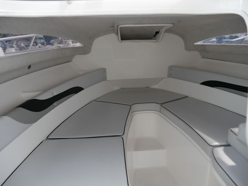 Revival 640 Fisherman - Cabin Boat Revival 640 Fisherman - Cabin Boat