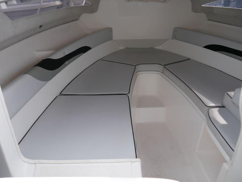 Revival 640 Fisherman - Cabin Boat Revival 640 Fisherman - Cabin Boat