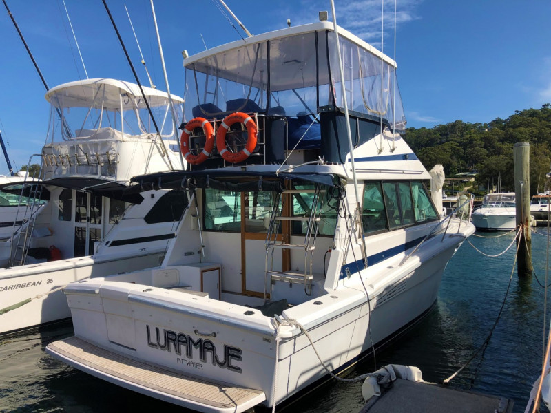 Riviera 35 Flybridge Riviera 35 Flybridge