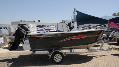 Aquamaster 4.9m Deluxe Centre Console Aquamaster 4.9m Deluxe Centre Console