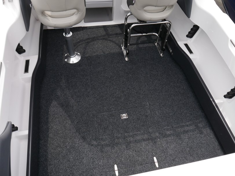 Revival 640 Sportz - Offshore Cabin Boat - April Super Special Revival 640 Sportz - Offshore Cabin Boat - April Super Special