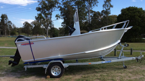 Aquamaster 4.4m Centre Console Aquamaster 4.4m Centre Console