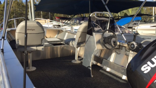 Aquamaster 460 Side Console Aquamaster 460 Side Console