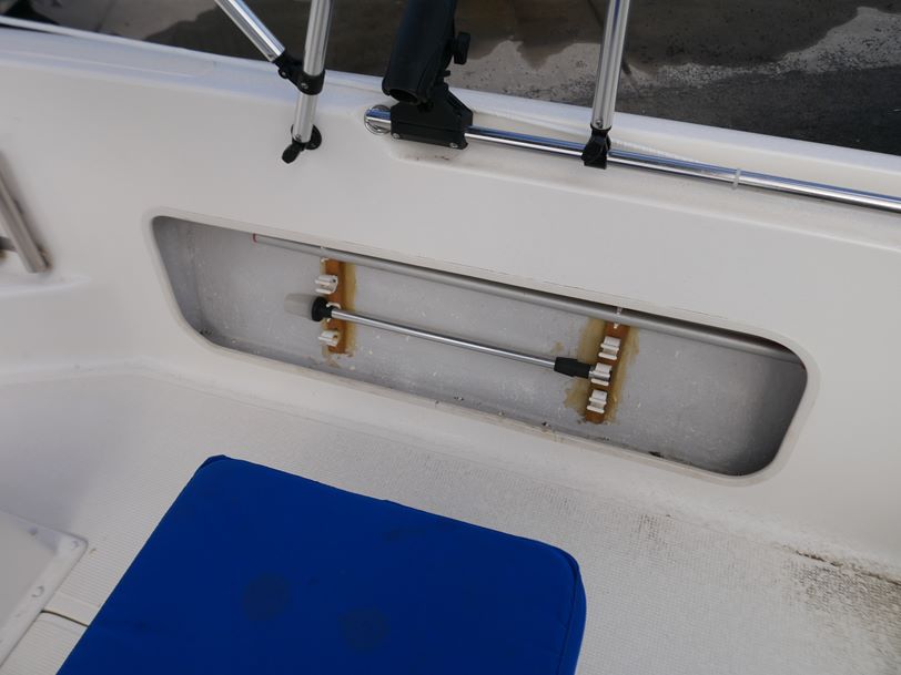 Mustang 1800 Center Console Mustang 1800 Center Console