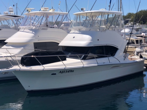 2002 RIVIERA 3350 FLYBRIDGE 2002 RIVIERA 3350 FLYBRIDGE
