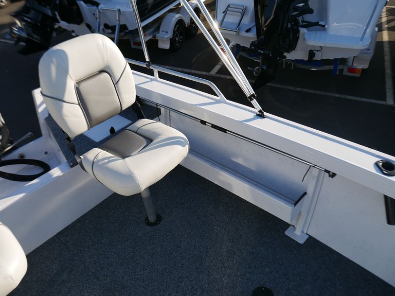 Quintrex 440 Renegade Side Console Quintrex 440 Renegade Side Console