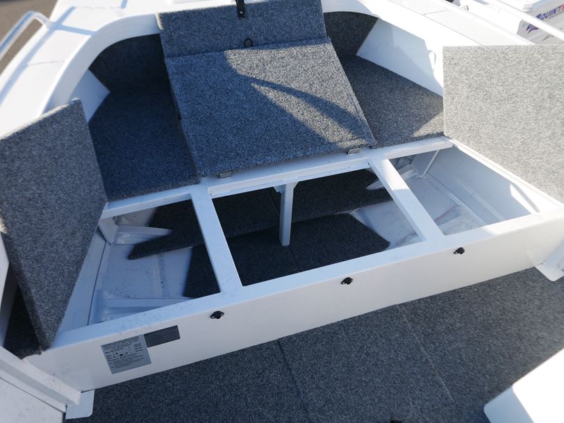 Quintrex 440 Renegade Side Console Quintrex 440 Renegade Side Console
