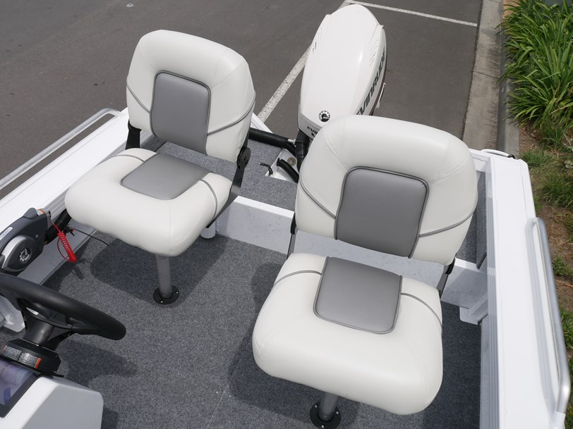 Quintrex 420 Explore Trophy - Side Console Quintrex 420 Explore Trophy - Side Console