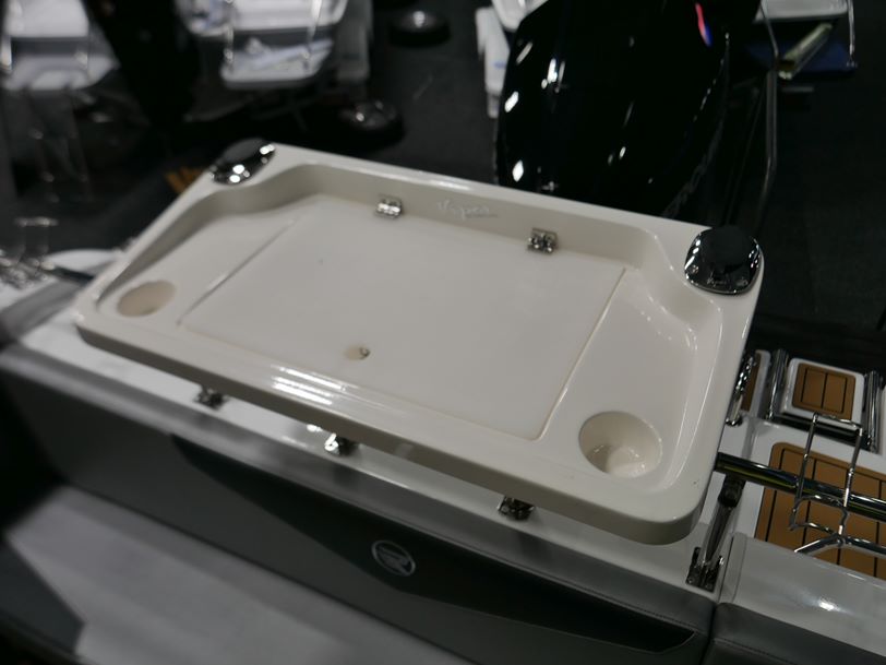 Revival 640 Offshore - Hard Top Revival 640 Offshore - Hard Top