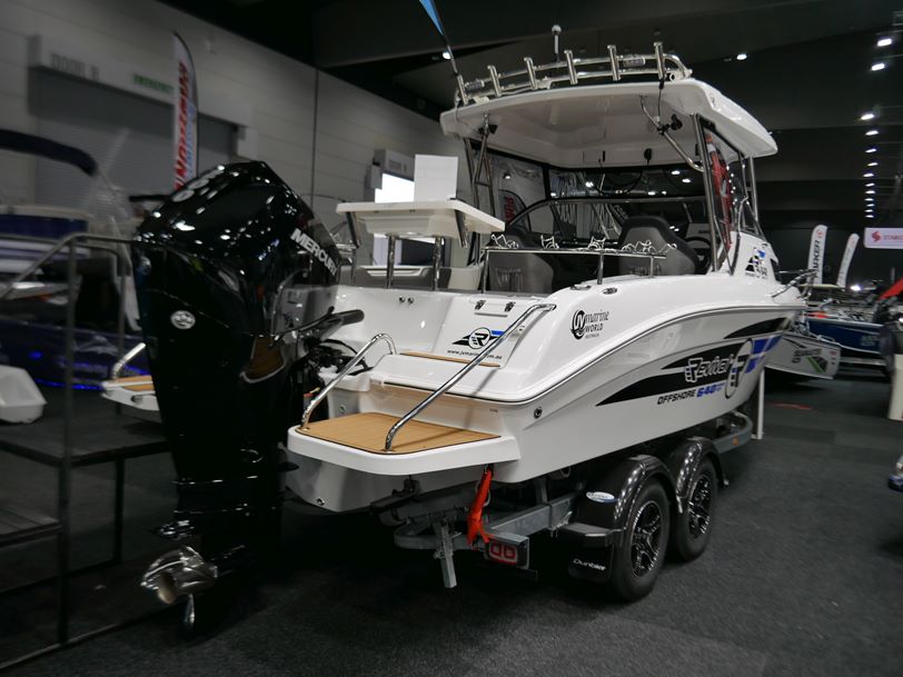 Revival 640 Offshore - Hard Top Revival 640 Offshore - Hard Top