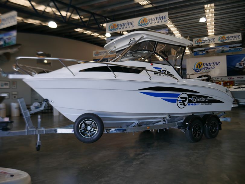 Revival 640 Offshore - Hard Top Revival 640 Offshore - Hard Top