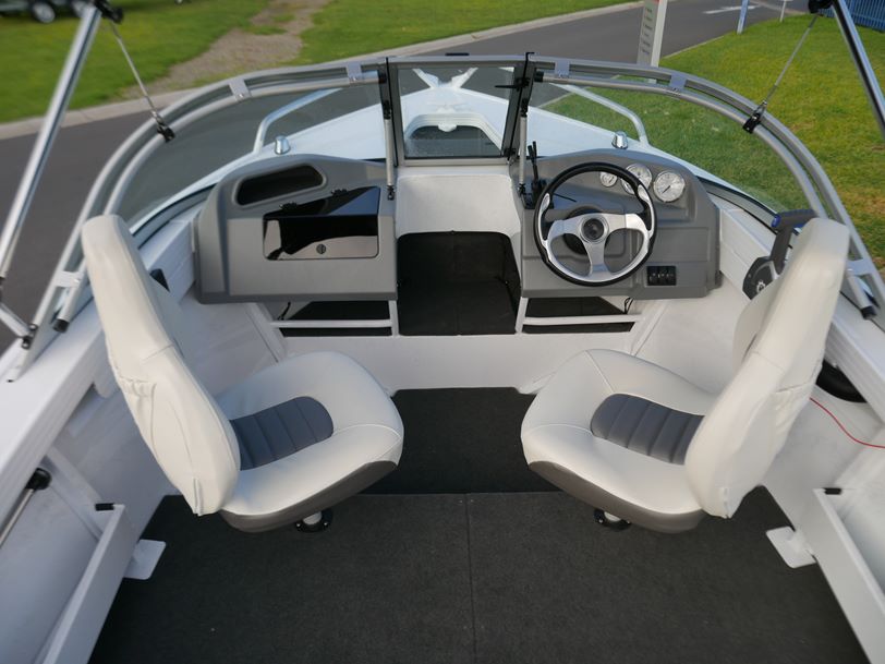 Quintrex 430 Fishabout Pro - Runabout Quintrex 430 Fishabout Pro - Runabout