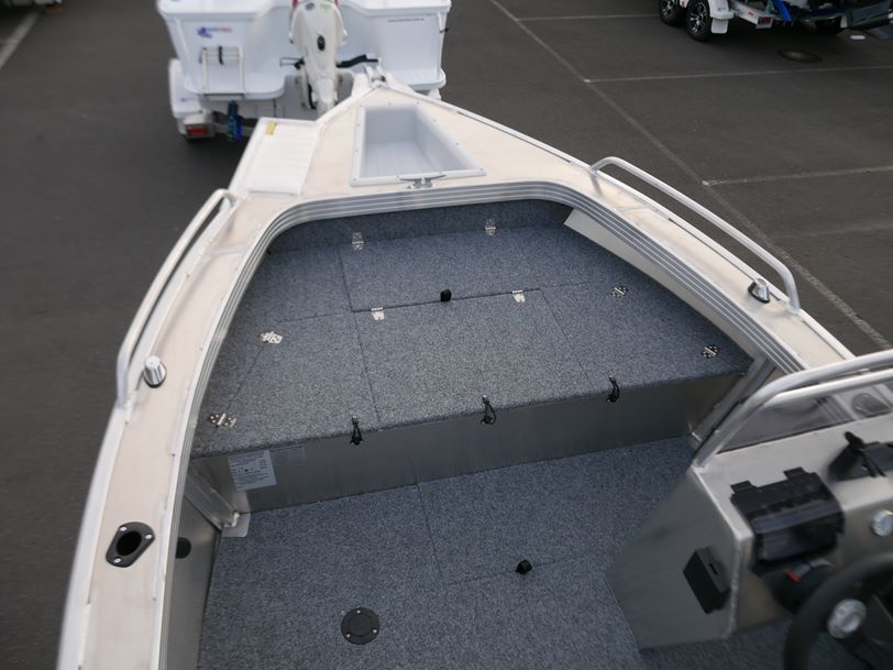 Quintrex 420 Renegade SC - Side Console Quintrex 420 Renegade SC - Side Console