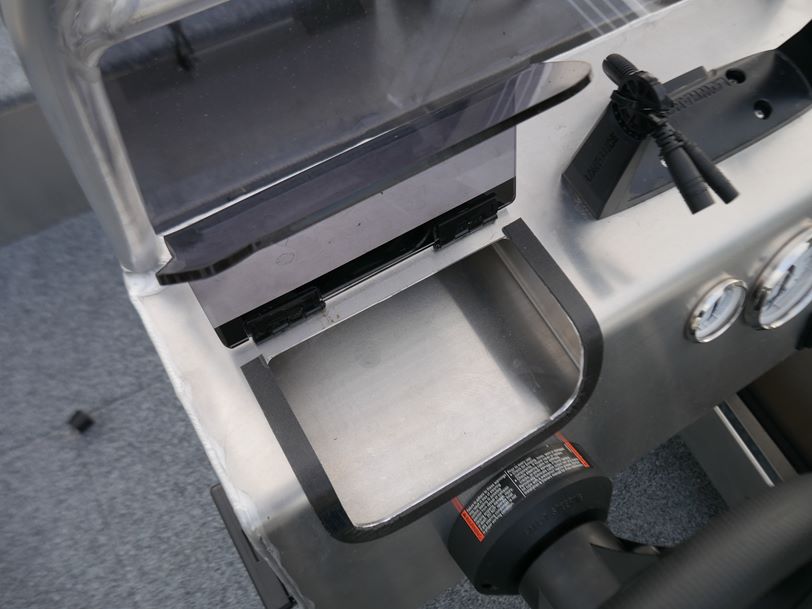 Quintrex 420 Renegade SC - Side Console Quintrex 420 Renegade SC - Side Console