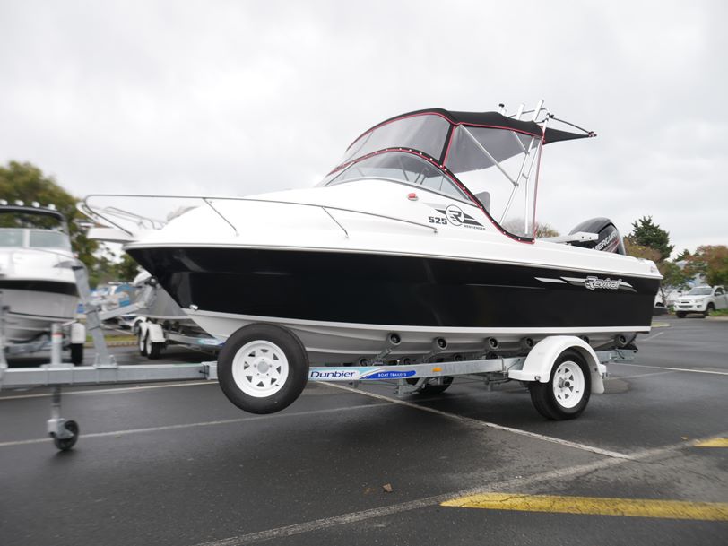 Revival R525 Offshore - DLX Cuddy Revival R525 Offshore - DLX Cuddy