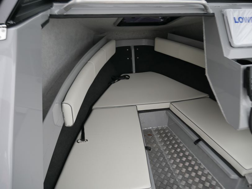 YELLOWFIN 5800 FOLDING HARD TOP YELLOWFIN 5800 FOLDING HARD TOP