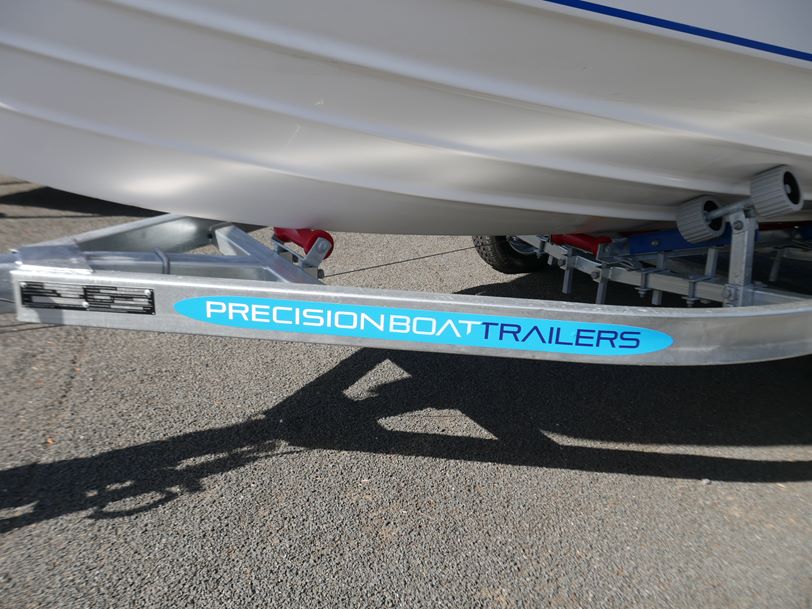 Streaker 5.45 Blue Water - Cabin Boat Streaker 5.45 Blue Water - Cabin Boat