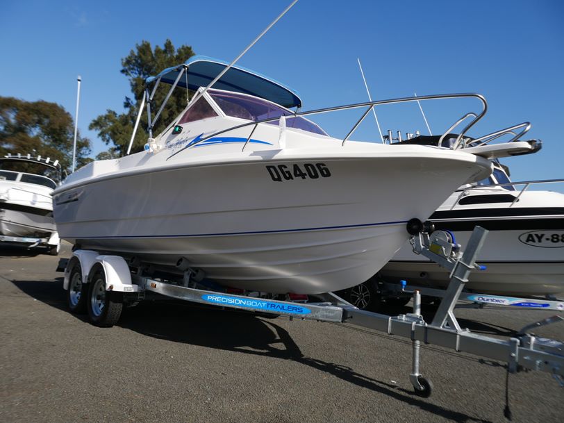 Streaker 5.45 Blue Water - Cabin Boat Streaker 5.45 Blue Water - Cabin Boat
