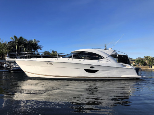 2009 Riviera 4400 Sports Yacht 2009 Riviera 4400 Sports Yacht
