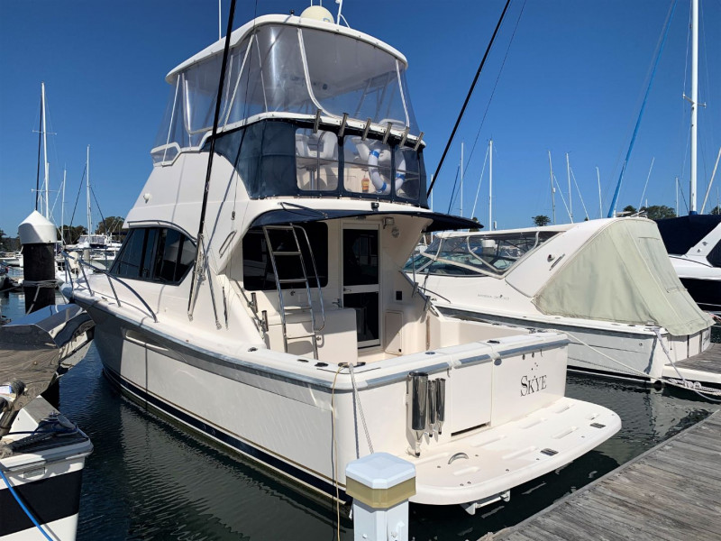 Riviera 3350 Flybridge Riviera 3350 Flybridge