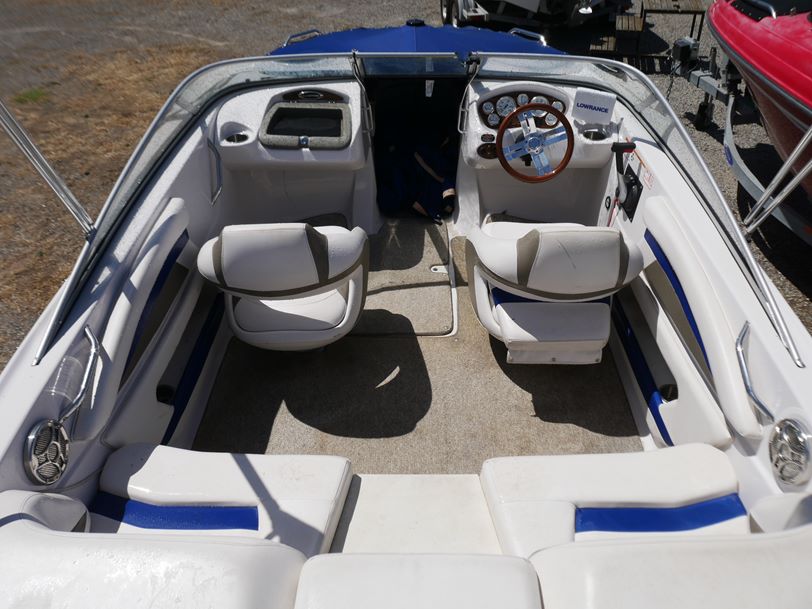 Glastron GT205 Bow Rider Glastron GT205 Bow Rider
