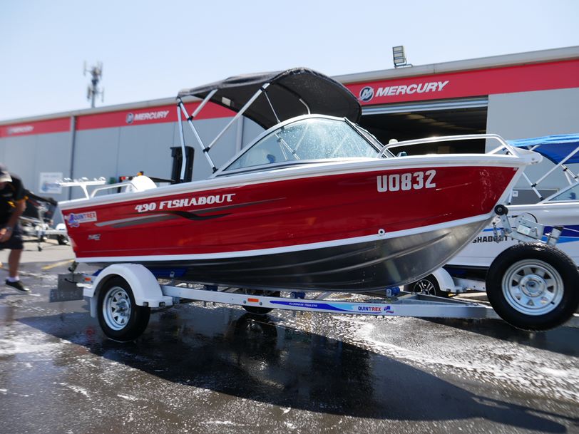 Quintrex 430 Fishabout - Runabout Quintrex 430 Fishabout - Runabout