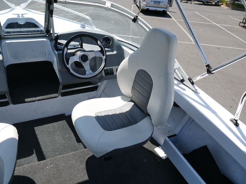 Quintrex 430 Fishabout Pro - Runabout Quintrex 430 Fishabout Pro - Runabout