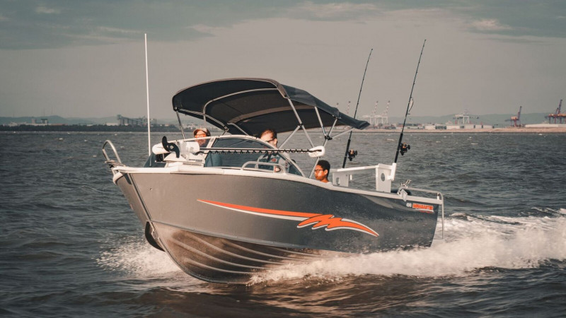 Aquamaster 5.5m Deluxe Runabout Aquamaster 5.5m Deluxe Runabout