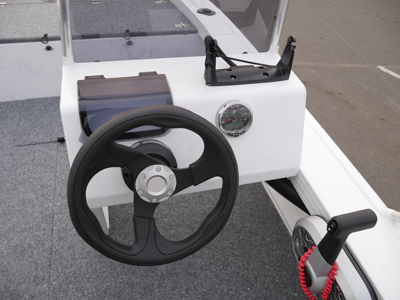 Quintrex 420 Explore Trophy - Side Console Quintrex 420 Explore Trophy - Side Console