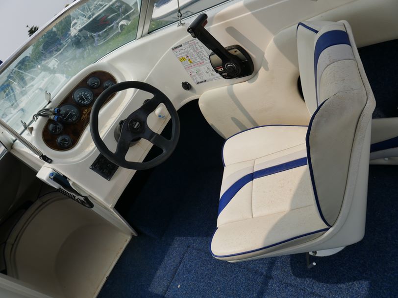 Haines Signature 550BR - Bow Rider Haines Signature 550BR - Bow Rider