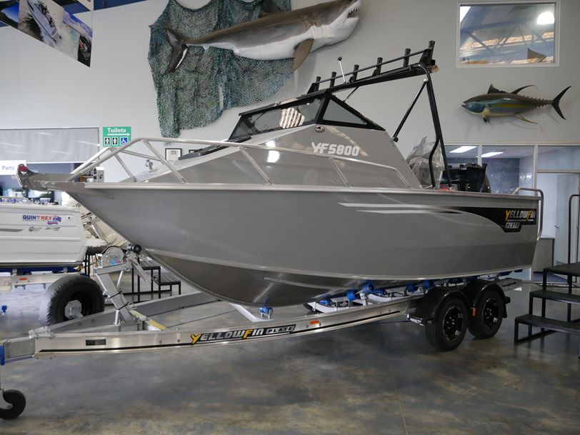 YELLOWFIN 5800 FOLDING HARD TOP YELLOWFIN 5800 FOLDING HARD TOP