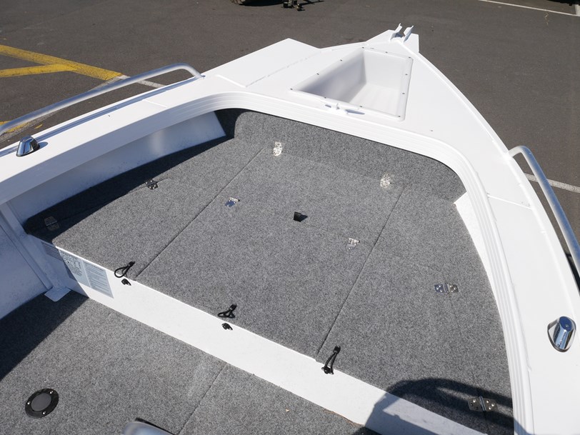 Quintrex 420 Renegade - Side Console Quintrex 420 Renegade - Side Console