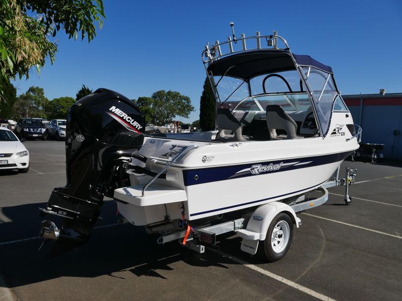 Revival 530 Offshore - Cabin Boat Revival 530 Offshore - Cabin Boat