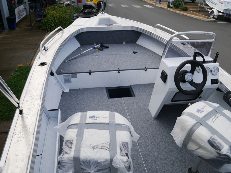 Quintrex 490 Renegade SC - Side Console Quintrex 490 Renegade SC - Side Console