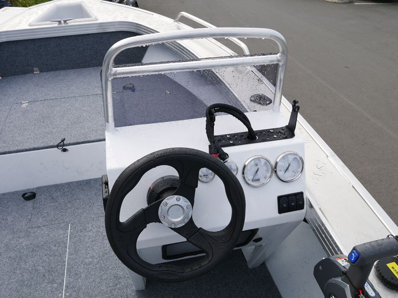 Quintrex 490 Renegade SC - Side Console Quintrex 490 Renegade SC - Side Console