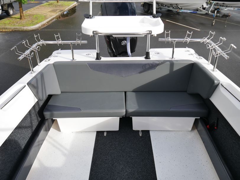 REVIVAL 520 SPORTZ RUNABOUT REVIVAL 520 SPORTZ RUNABOUT