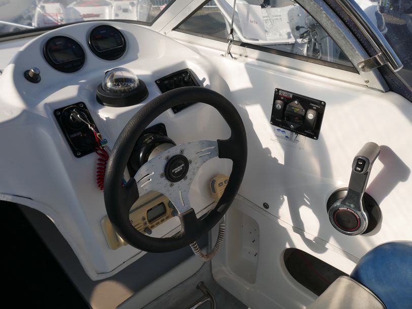 Streaker 545 Bluewater - Cabin Boat Streaker 545 Bluewater - Cabin Boat