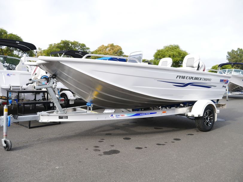 Quintrex 440 Explorer Trophy Side Console Quintrex 440 Explorer Trophy Side Console
