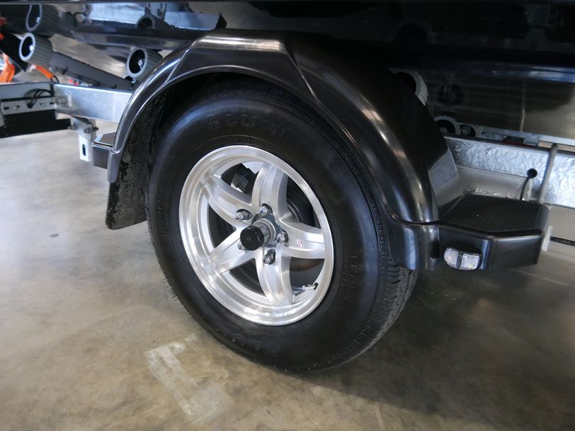 Revival R560 X-Rider Bow Rider Revival R560 X-Rider Bow Rider