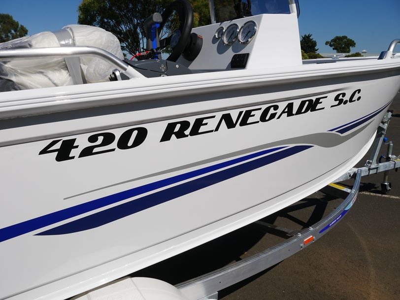 Quintrex 420 Renegade - Side Console Quintrex 420 Renegade - Side Console