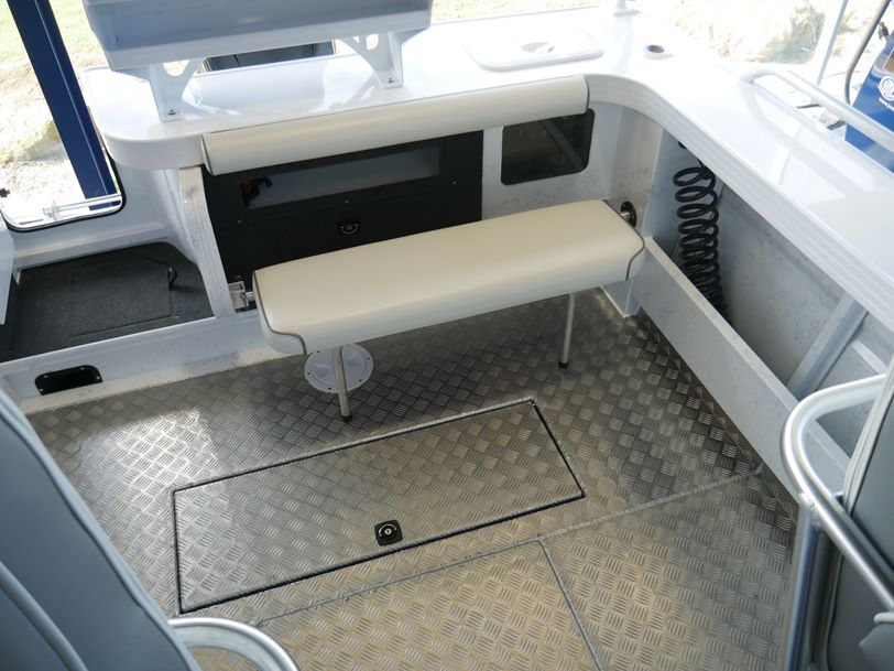 Quintrex 610 Trident - Soft Top Quintrex 610 Trident - Soft Top