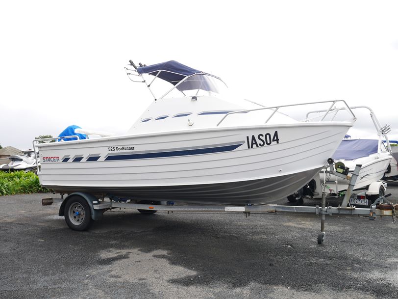 Stacer 525 SeaRunner Cabin Boat Stacer 525 SeaRunner Cabin Boat