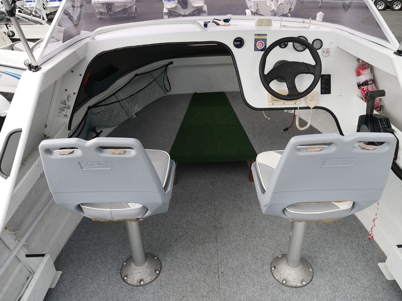 Stacer 525 SeaRunner Cabin Boat Stacer 525 SeaRunner Cabin Boat