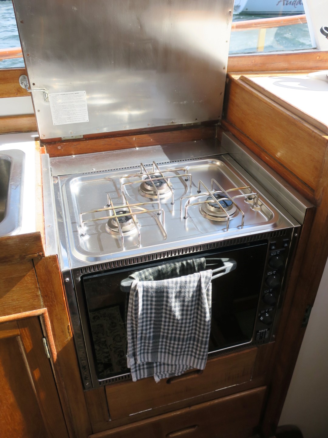 Grand Banks 32