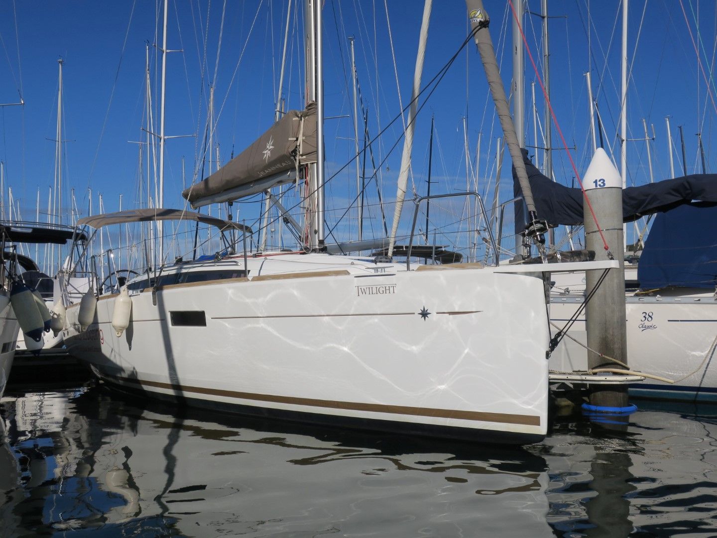 2016 Jeanneau Sun Odyssey 349