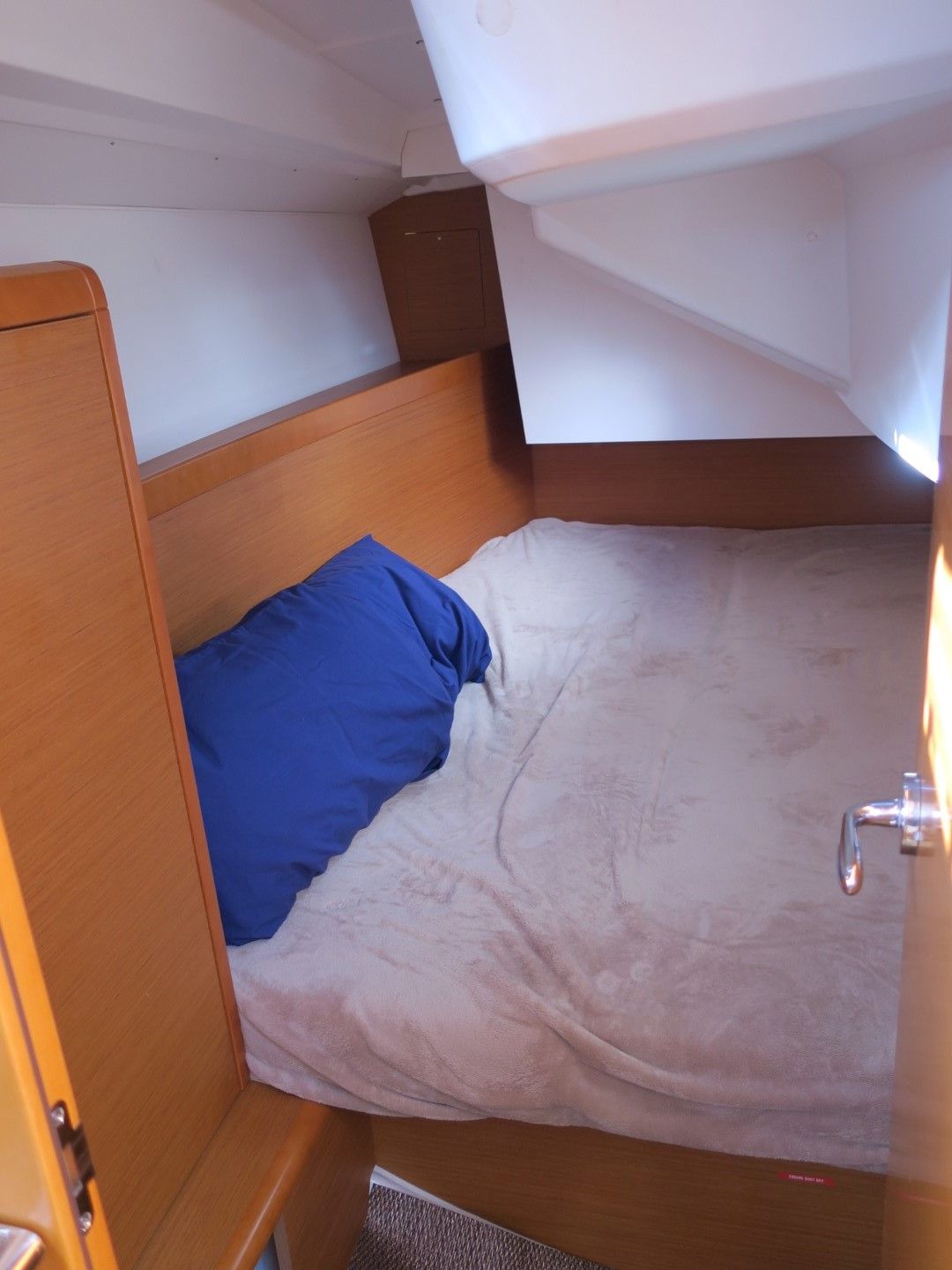 2016 Jeanneau Sun Odyssey 349