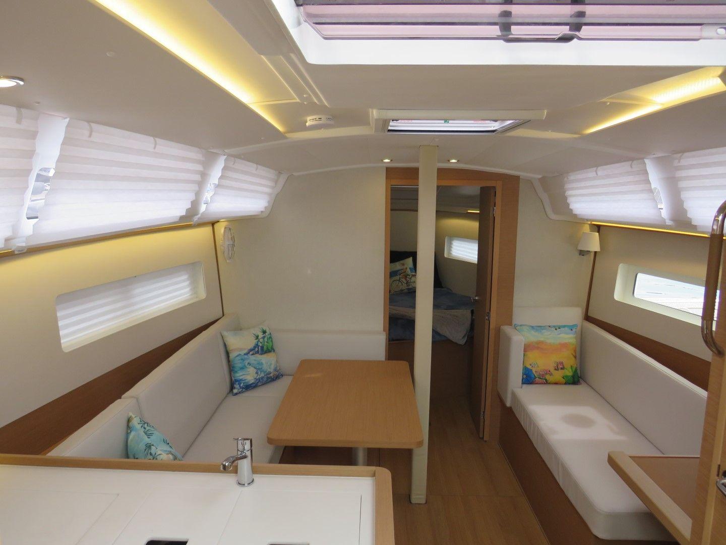 2023 Jeanneau Sun Odyssey 380
