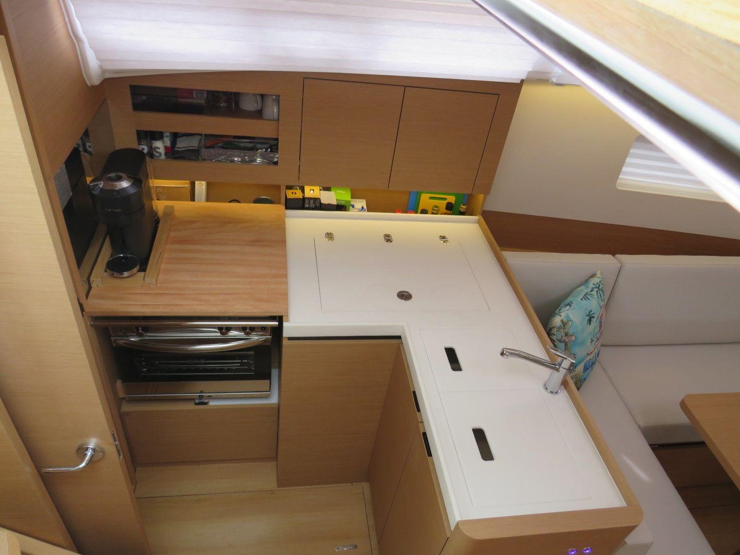 2023 Jeanneau Sun Odyssey 380